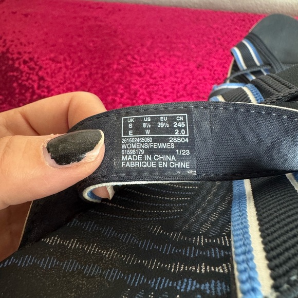 2/for $20 🪩 CLARKS Cloudsteppers Navy & White Slip-On Sandals 💙 (Womens 8.5) - Picture 7 of 8